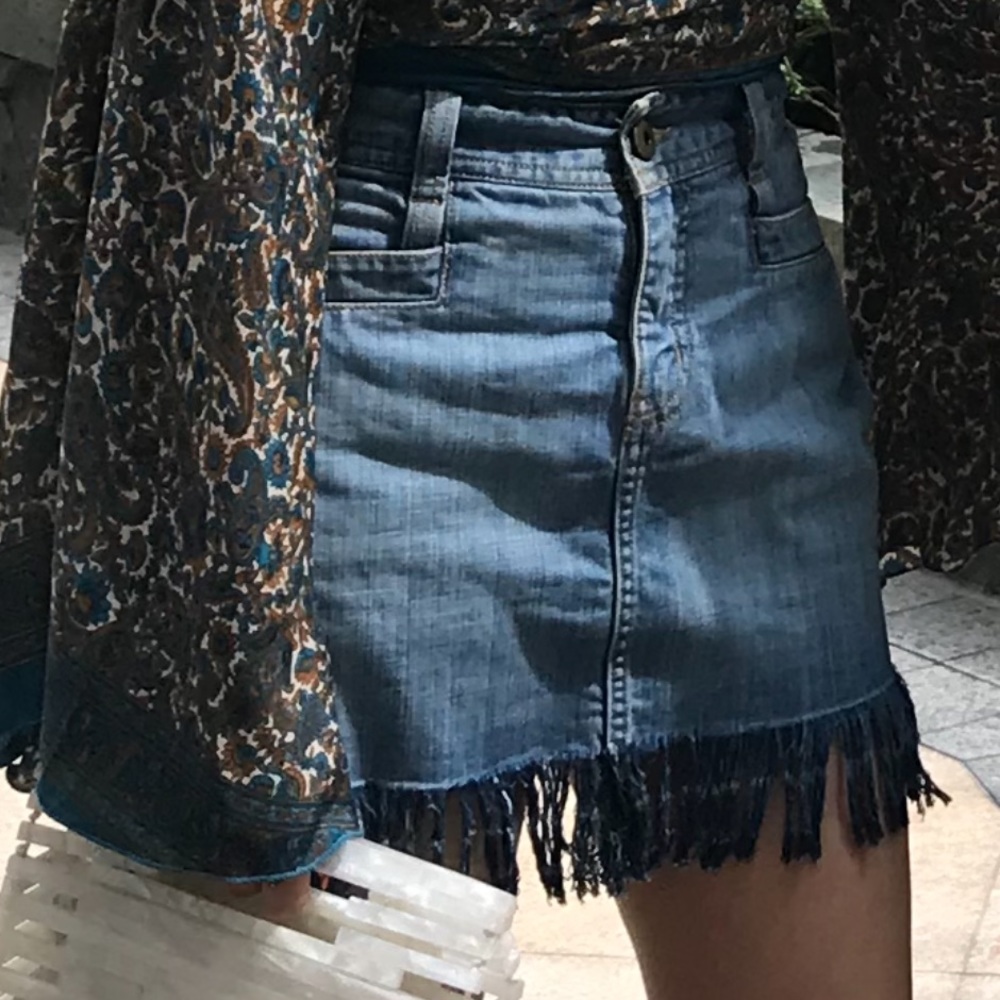 H&M Buckle Back Mini High Rise Denim Skirt - Picture 4 of 4